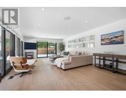 2 HAMPTON CRESCENT - 7
