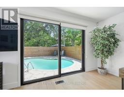 2 HAMPTON CRESCENT - 9