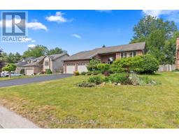 29 VILLAGE GATE CRESCENT - 2