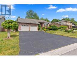 29 VILLAGE GATE CRESCENT - 3
