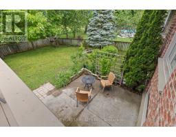 29 VILLAGE GATE CRESCENT - 36