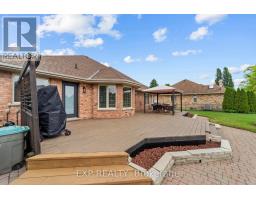 57 VALLEYVIEW CRESCENT - 44