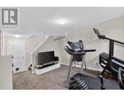 17 BRIDLE PATH - 33