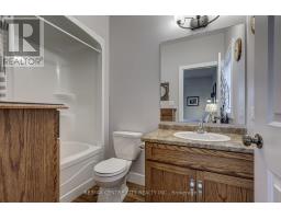 26 OAK STREET - 12