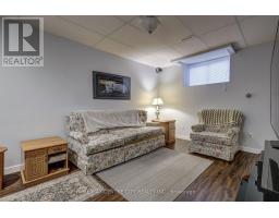 26 OAK STREET - 17