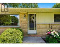 549 RIDGEWOOD CRESCENT - 9