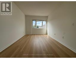 52 - 1600 MICKLEBOROUGH DRIVE - 27