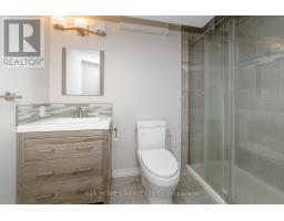 880 FRONTENAC CRESCENT - 23