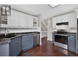 33 FARNHAM CRESCENT - 15