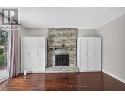 33 FARNHAM CRESCENT - 18