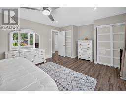 33 FARNHAM CRESCENT - 21
