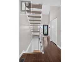 33 FARNHAM CRESCENT - 25