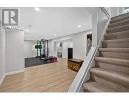 33 FARNHAM CRESCENT - 26