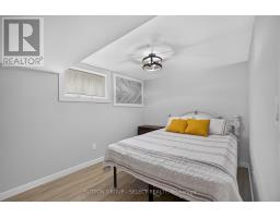 33 FARNHAM CRESCENT - 28