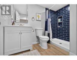 33 FARNHAM CRESCENT - 29