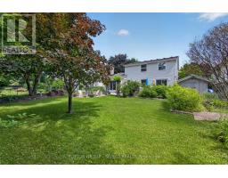 33 FARNHAM CRESCENT - 32