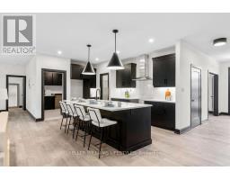 28 MANNING COURT - 14