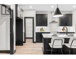28 MANNING COURT - 17