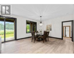 28 MANNING COURT - 22