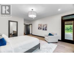 28 MANNING COURT - 24