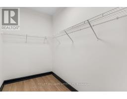 28 MANNING COURT - 27