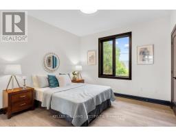 28 MANNING COURT - 29