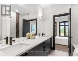 28 MANNING COURT - 31