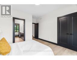 28 MANNING COURT - 33