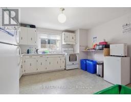 32 - 159 SANDRINGHAM CRESCENT - 10