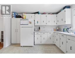 32 - 159 SANDRINGHAM CRESCENT - 12