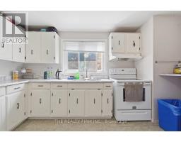 32 - 159 SANDRINGHAM CRESCENT - 13