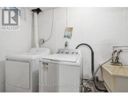 32 - 159 SANDRINGHAM CRESCENT - 25