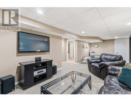 639 DUNBOYNE CRESCENT - 32