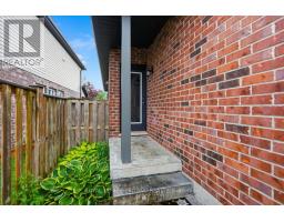 989 ROULSTON CRESCENT - 33