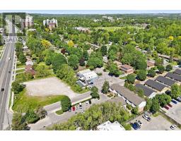 10 - 215 COMMISSIONERS ROAD W - 32