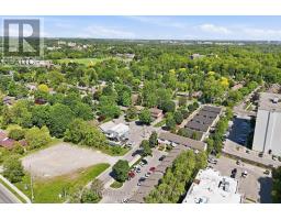 10 - 215 COMMISSIONERS ROAD W - 33