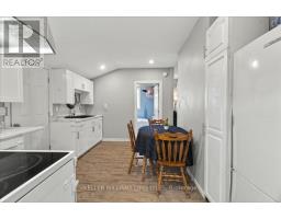 30 QUEEN STREET W - 13