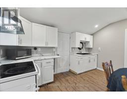 30 QUEEN STREET W - 14
