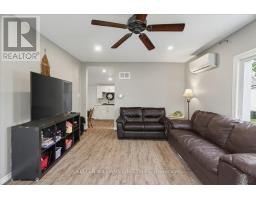 30 QUEEN STREET W - 7