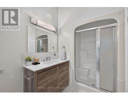 34 - 810 MAITLAND STREET - 23