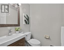 34 - 810 MAITLAND STREET - 31