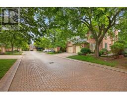 34 - 810 MAITLAND STREET - 39