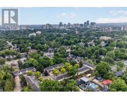 34 - 810 MAITLAND STREET - 44