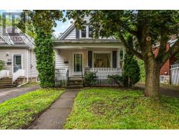215 BERNARD AVENUE - 3