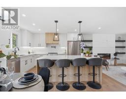 110 ST LAWRENCE BOULEVARD - 13