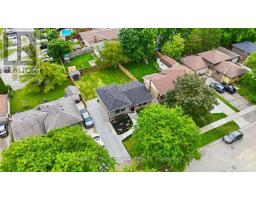110 ST LAWRENCE BOULEVARD - 40