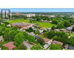110 ST LAWRENCE BOULEVARD - 44