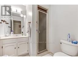 214 - 300 EVERGLADE CRESCENT - 13
