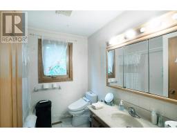 802 PHYLLIS STREET - 9