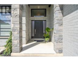 16 FOXBOROUGH PLACE - 8